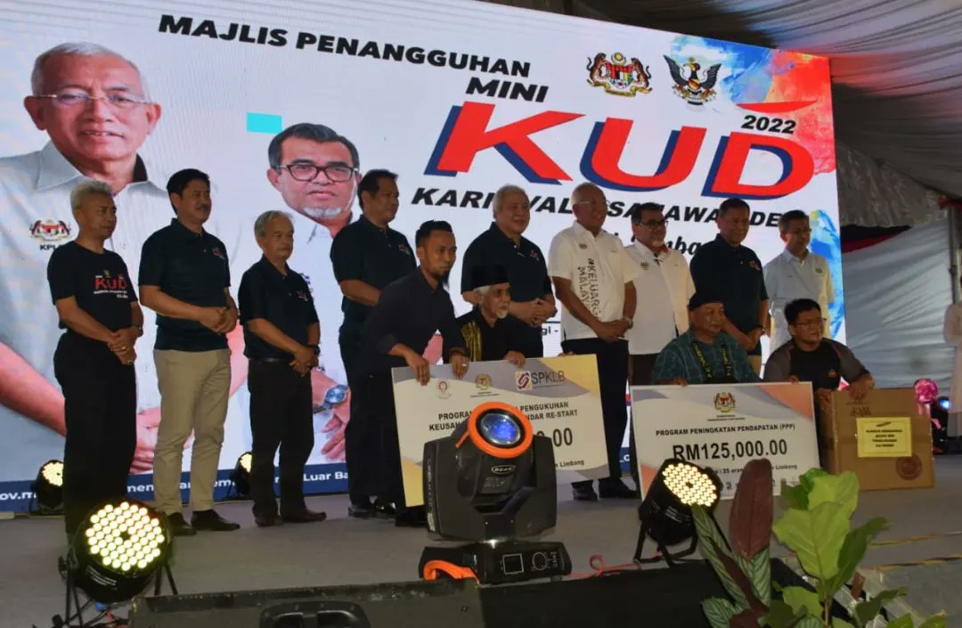 INFRAKKDW's tweet photo. Mini Karnival Usahawan Desa (KUD) Limbang
Tarikh :30 September hingga 2 Oktober 2022
Tempat :Kompleks Sukan Limbang, Sarawak
Dirasmikan oleh YB Dato’ Seri Mahdzir bin Khalid, Menteri Pembangunan Luar Bandar.
#kplb
#infrakplb
#luarbandarsejahtera
#KeluargaMalaysia https://t.co/LHmVsOxA9q