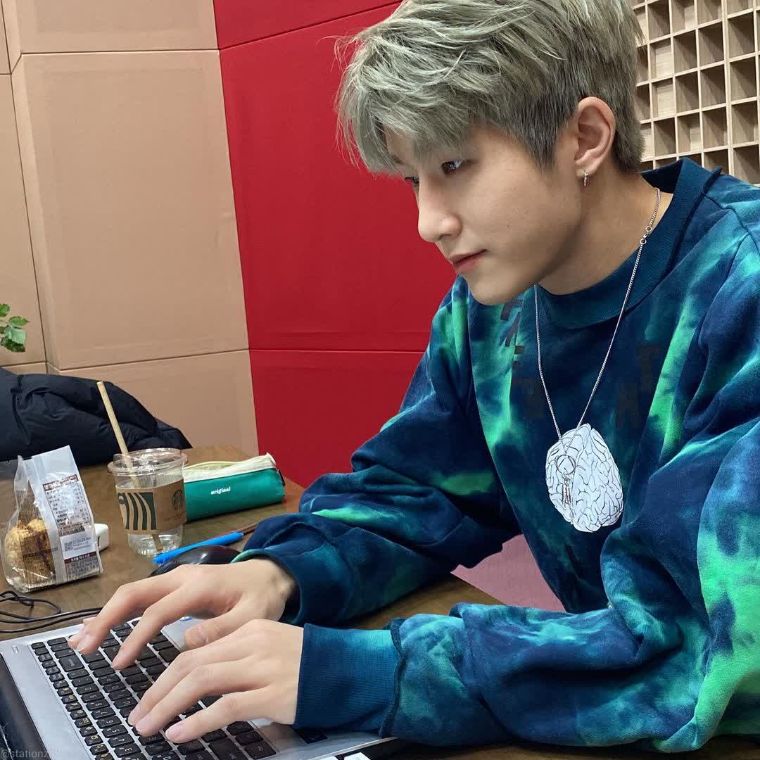 hourly jinjin | fan account tweet media