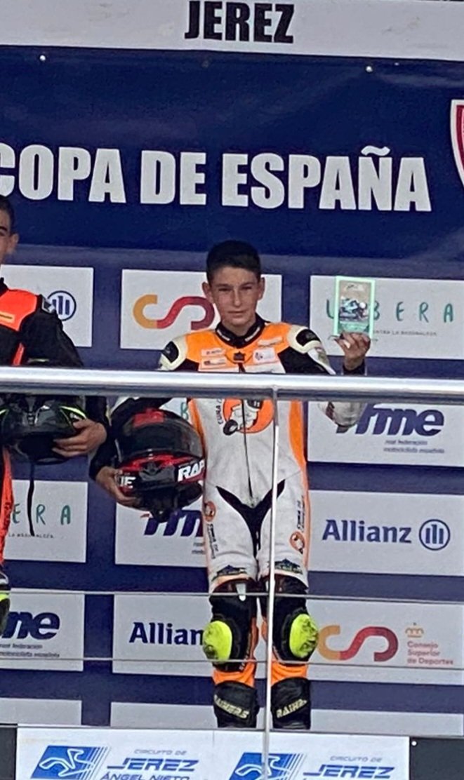 Rt. Primero daros las gracias a todos por RT y los que nos han ayudado para poder continuar, os dedicamos este primer puesto en el Campeonato Andaluz de velocidad y un quinto puesto en la Copa de España. David ganó a Goliat