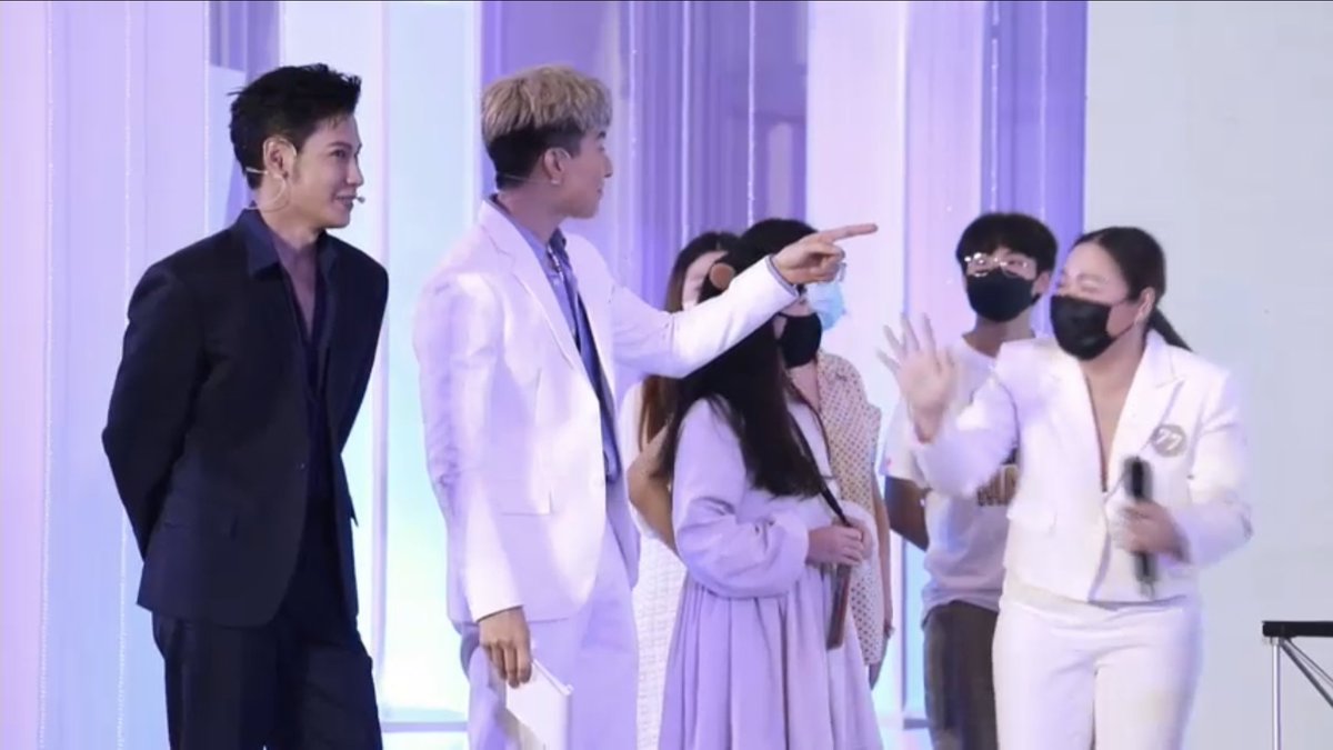 singtostjinx's tweet photo. omg they made them guess a weir photo 🥹
#คริสสิงโต  
#LancomeXKristSingto https://t.co/creoBfX8xh