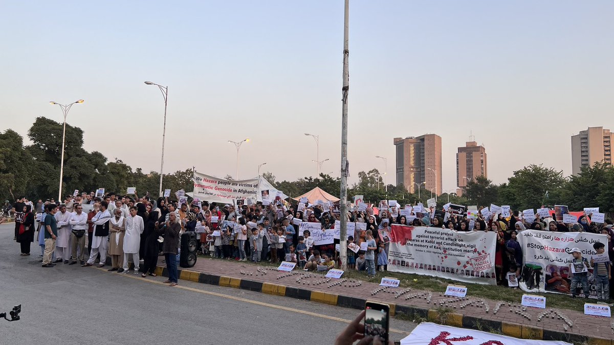 HadiDaryabi's tweet photo. همین اکنون تظاهرات علیه نسل کشی هزاره ها در اسلام آباد، پاکستان https://t.co/K59yMszN9h