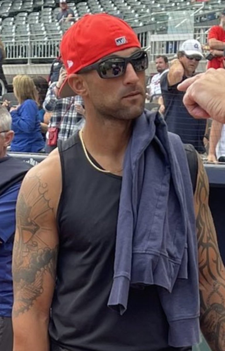 BravesFan_Dan's tweet photo. Thank you to @Braves legend and potential #Braves HOFer for bringing the hard core Mojo this weekend. Truly a hard fought, total team win this weekend! Thank you #Kakes! https://t.co/mWOAONMQfE