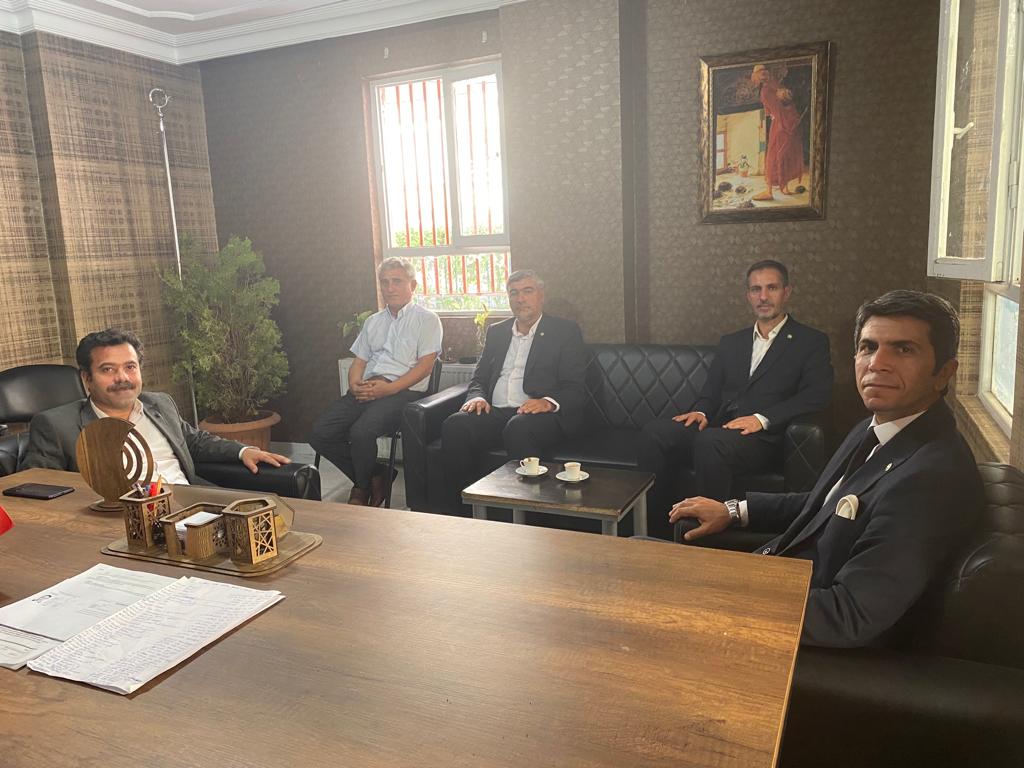 EminOzaslan's tweet photo. Yeni kurulan @TemizToplumfdr Genel Başkanı Sn. @Mahmut1Demir 'e hayırlı olsun ziyaretinde bulunduk.

Yerel gündem ve memleketin geleceğini konuştuk. https://t.co/rTti83ZffO