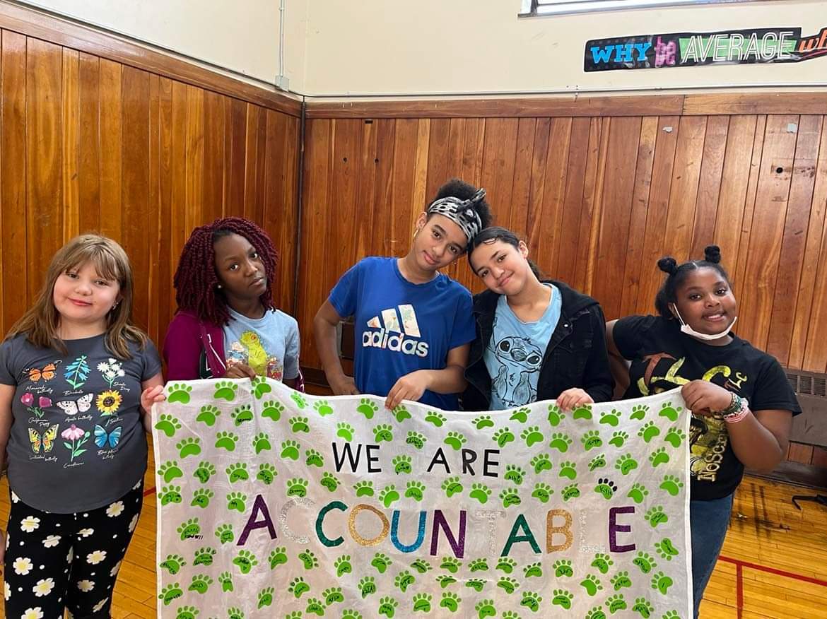 STEMatBlodgett's tweet photo. Last Friday Syracuse STEM had a Pep Rally for the whole school. This included a staff versus student basketball game. We had a lot of students participated in playing against the adults. Go Teams!! #GoSTEMLions #SCSDSuccess @STEMatBlodgett @SyracuseSchools https://t.co/jZf9zEJg0t