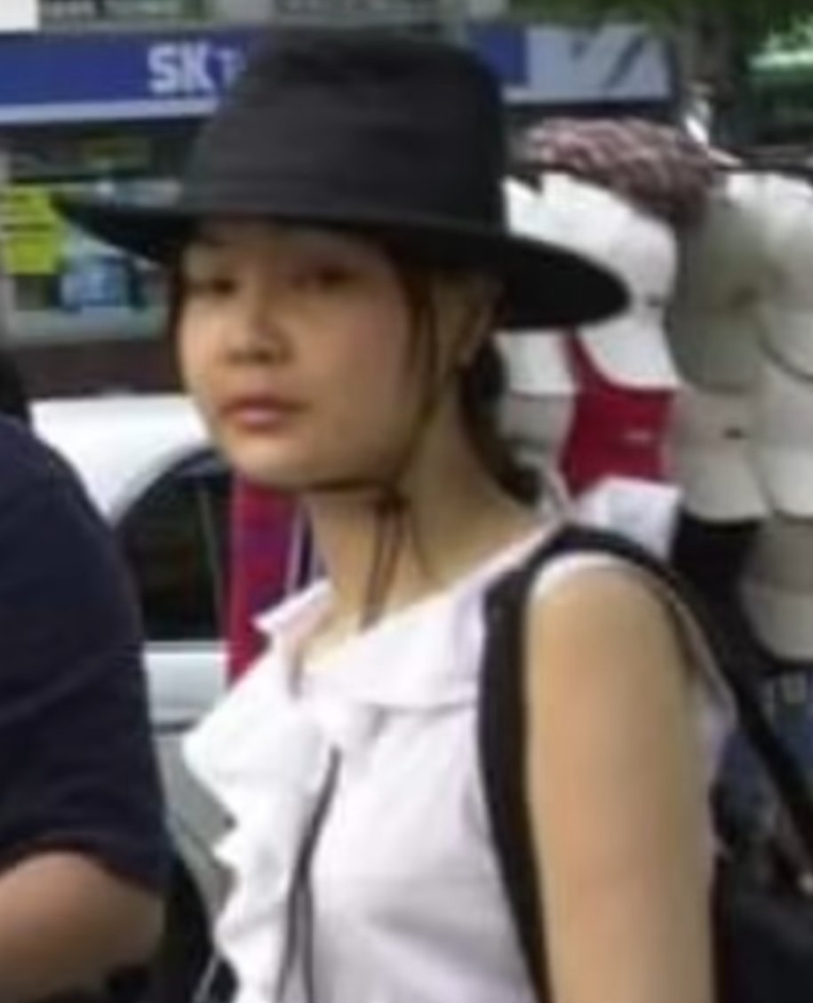 이 아주머니 누구신지 아시는 분 계세요...