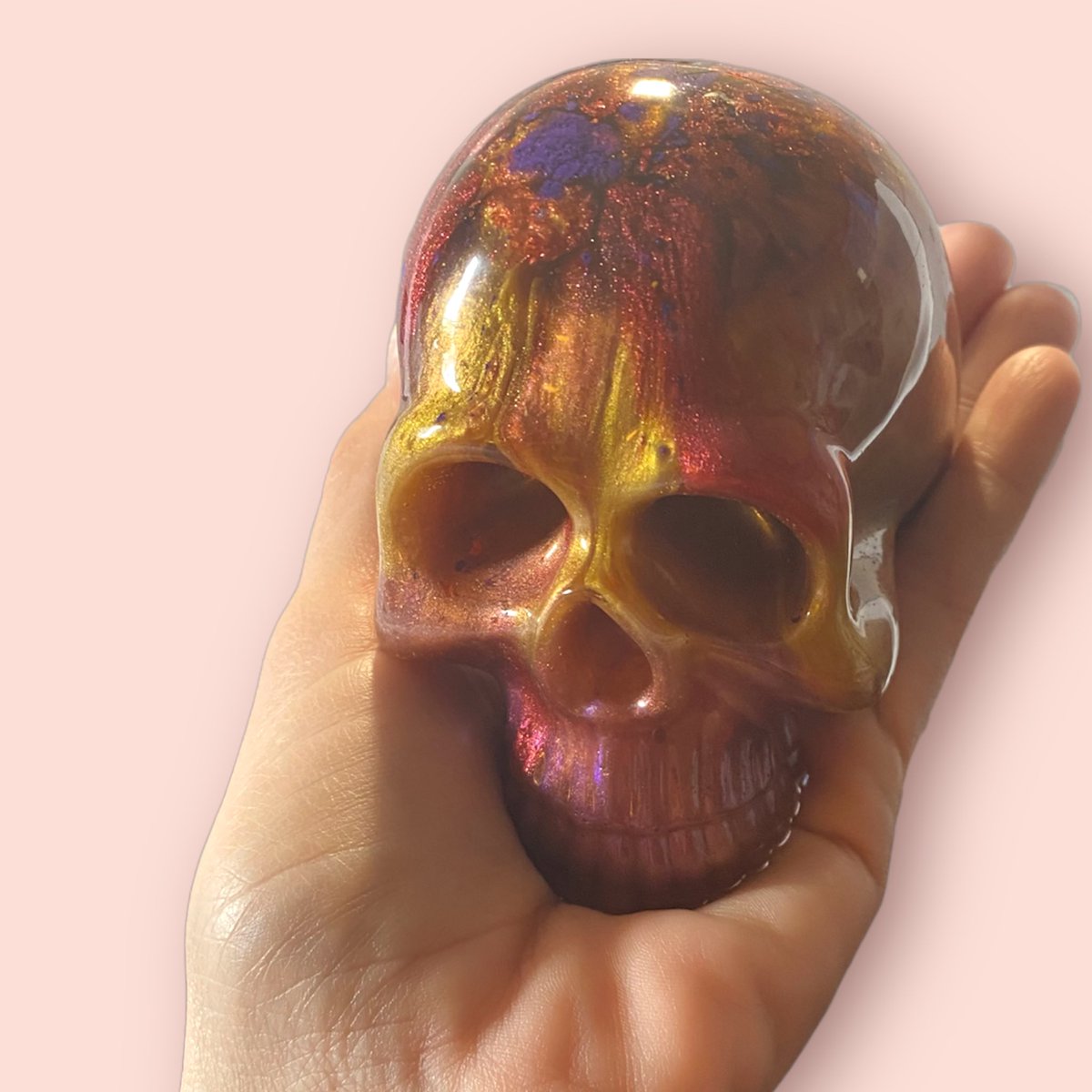 LiziB86's tweet photo. Ripple Skull now available for purchase. One of a kind piece and just in time for #Halloween2022 #skulls #HomeDecor https://t.co/ESDHj7OFVl https://t.co/kAaudPn5wU