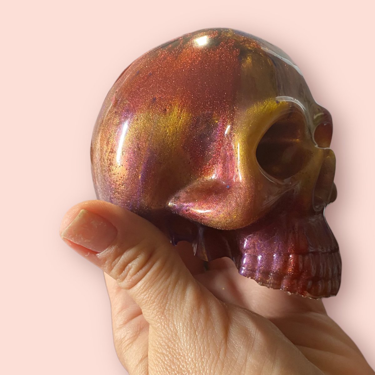 LiziB86's tweet photo. Ripple Skull now available for purchase. One of a kind piece and just in time for #Halloween2022 #skulls #HomeDecor https://t.co/ESDHj7OFVl https://t.co/kAaudPn5wU