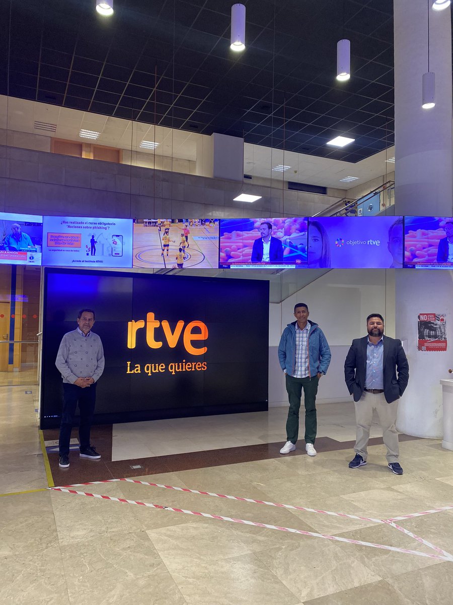 Los ganadores de los #PremiosIris América, <a href="/albertomedinal/">Alberto Medina López</a> <a href="/Varosanchez79/">Álvaro Sánchez Córdoba</a> y Erick Mena visitaron los servicios informativos de <a href="/rtve/">RTVE</a> y el Canal 24 horas 👇🏻

#España #Colombia #CostaRica

#LaFamiliadelaTele