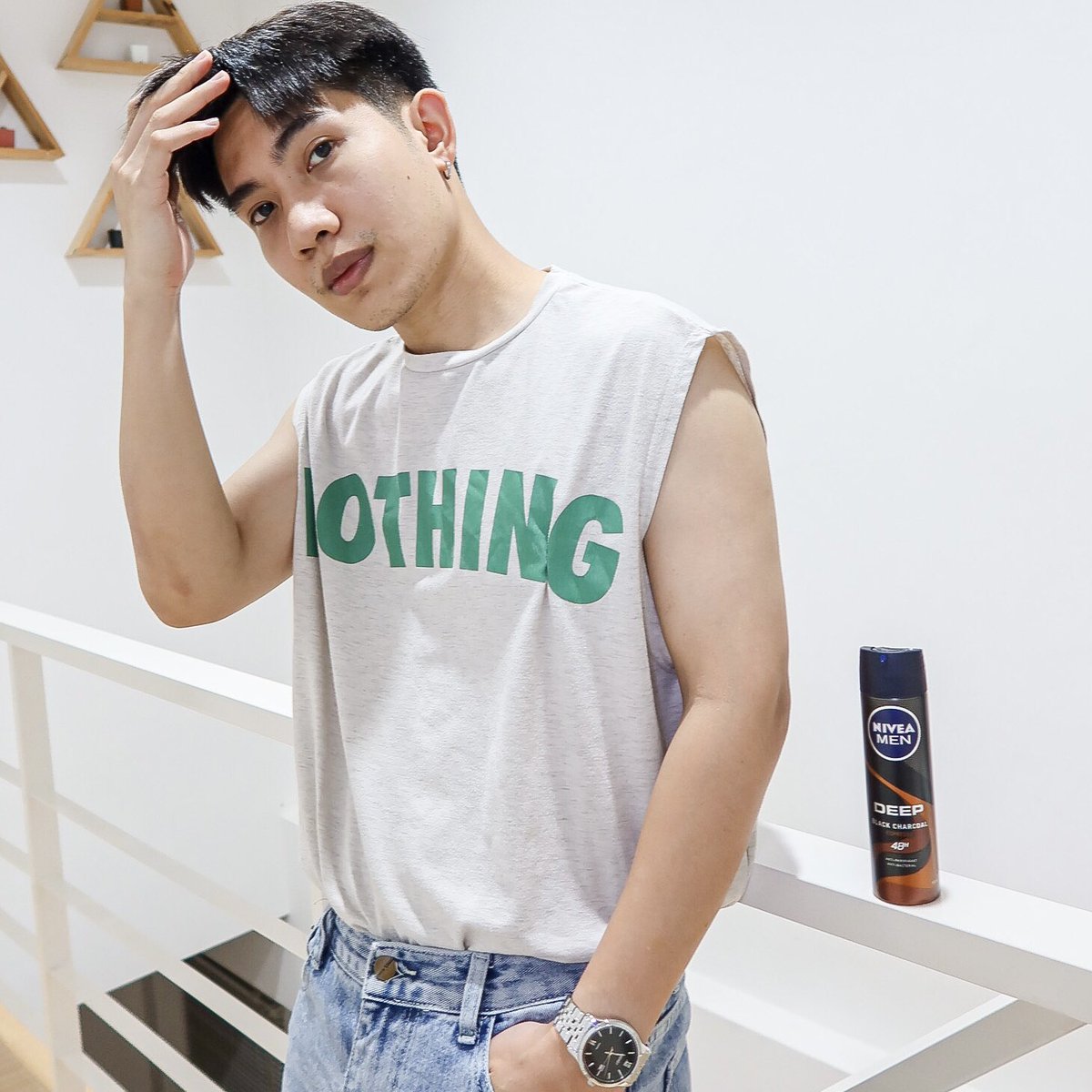 volleyppk's tweet photo. ผมเวลาออกไปข้างนอก
ชอบการใส่เสื้อแบบครึ่งแขนมาก
เหมาะกับอากาศร้อนบ้านเราสุดๆ
ใส่แล้วสบาย แต่ข้อเสียก็มีนะ
พอนานๆไป ทั้งเหงื่อ ทั้งกลิ่น ไม่ไหว
จนได้เจอ  NIVEA MEN DEEP BROWN SPRAY หอมติดทน x3  ทนเหงื่อ ทนร้อน
ทนทาน ฉีดแล้วมั่นใจ มีแต่คนมองตาม🥹
#หอมดีพดึงดูด #NIVEAMENDEEPSPRAY https://t.co/SLSf3RQzoM