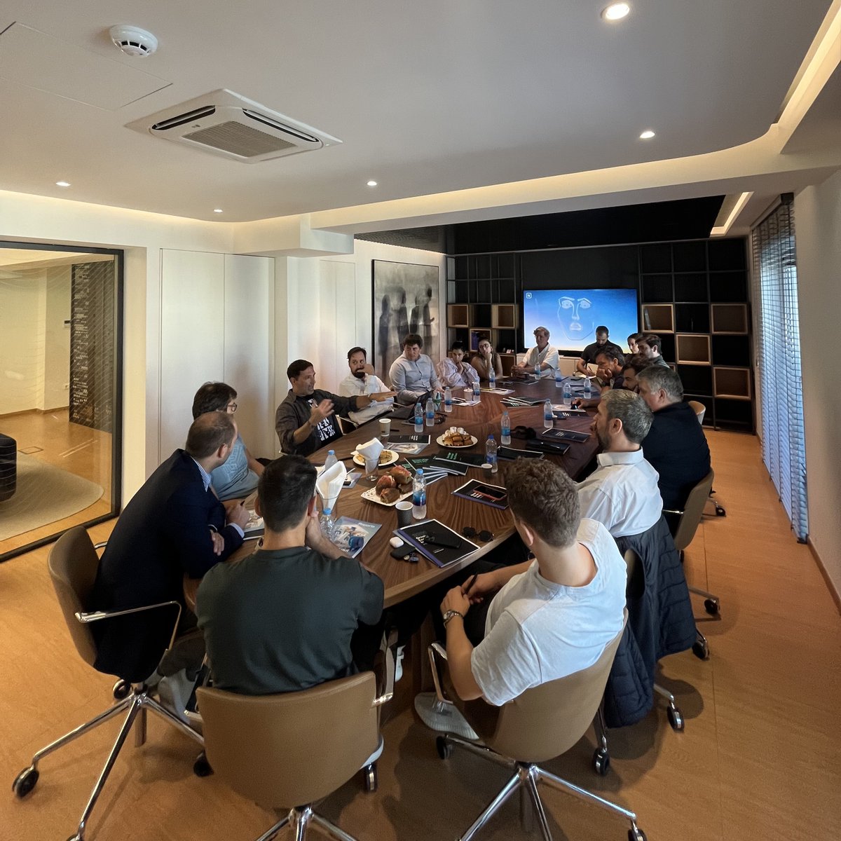 EndeavorGr's tweet image. “Why now?” 

One important question Andreas Stavropoulos, Partner at Threshold Ventures &amp;amp; Endeavor Greece Board Member, advised founders to ask themselves as their companies #accelerate, at a round-table discussion with founders and investors from the #GreekTech scene 🚀