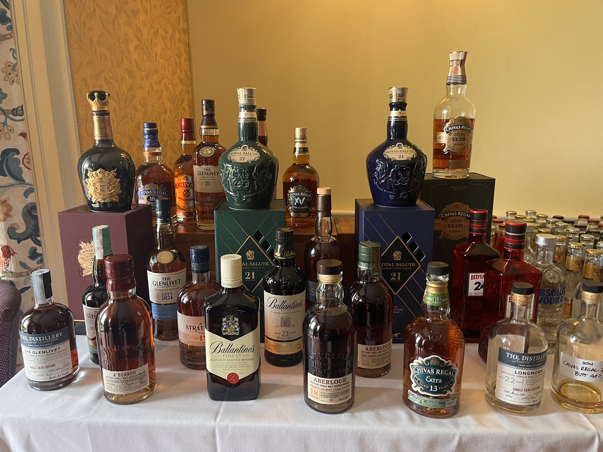<a href="/eawhiskyworld/">Elite Apes Whisky World</a> <a href="/EliteApesHK/">ELITE APES HK</a> in Scotland attending Keepers of the Quaich lunch. Looking forward to tonight’s banquet.
Apes are invited.
<a href="/BoredApeYC/">Bored Ape Yacht Club 🍌</a> <a href="/GordonGoner/">GordonGoner (Wylie Aronow) 🍌</a> <a href="/CryptoGarga/">Garga.eth (Greg Solano)</a> #BAYC