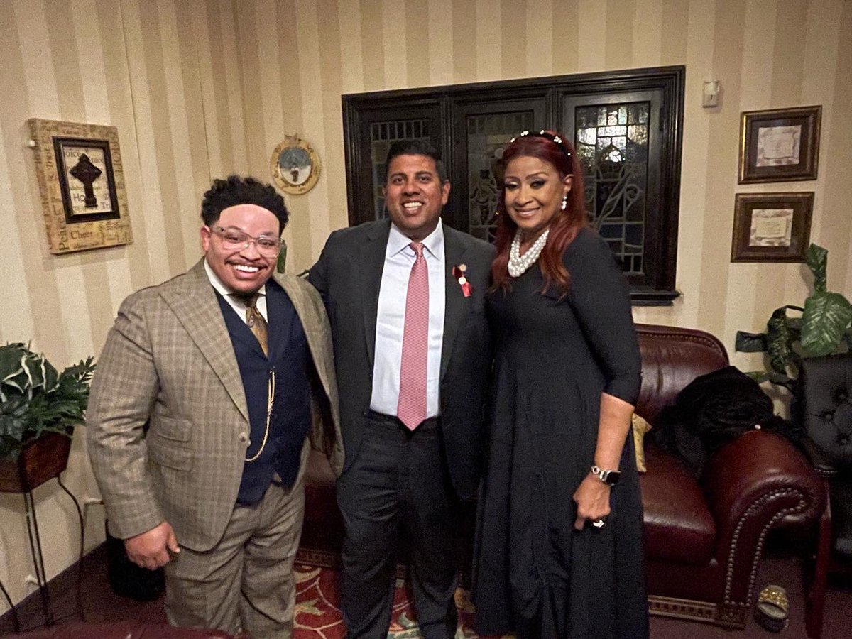 JeremyCooneyROC's tweet photo. Thank you, Senior Pastor @GarySprewell, for inviting me to connect prayer &amp; policy at New Progressive Cathedral Church of God in Christ. An honor to meet and hear Dr. Dorinda Grace Clark-Cole (@DorindaTheRose) of the famous Clark Sisters. #roc 🙏🏽 https://t.co/LCbom9mYkd
