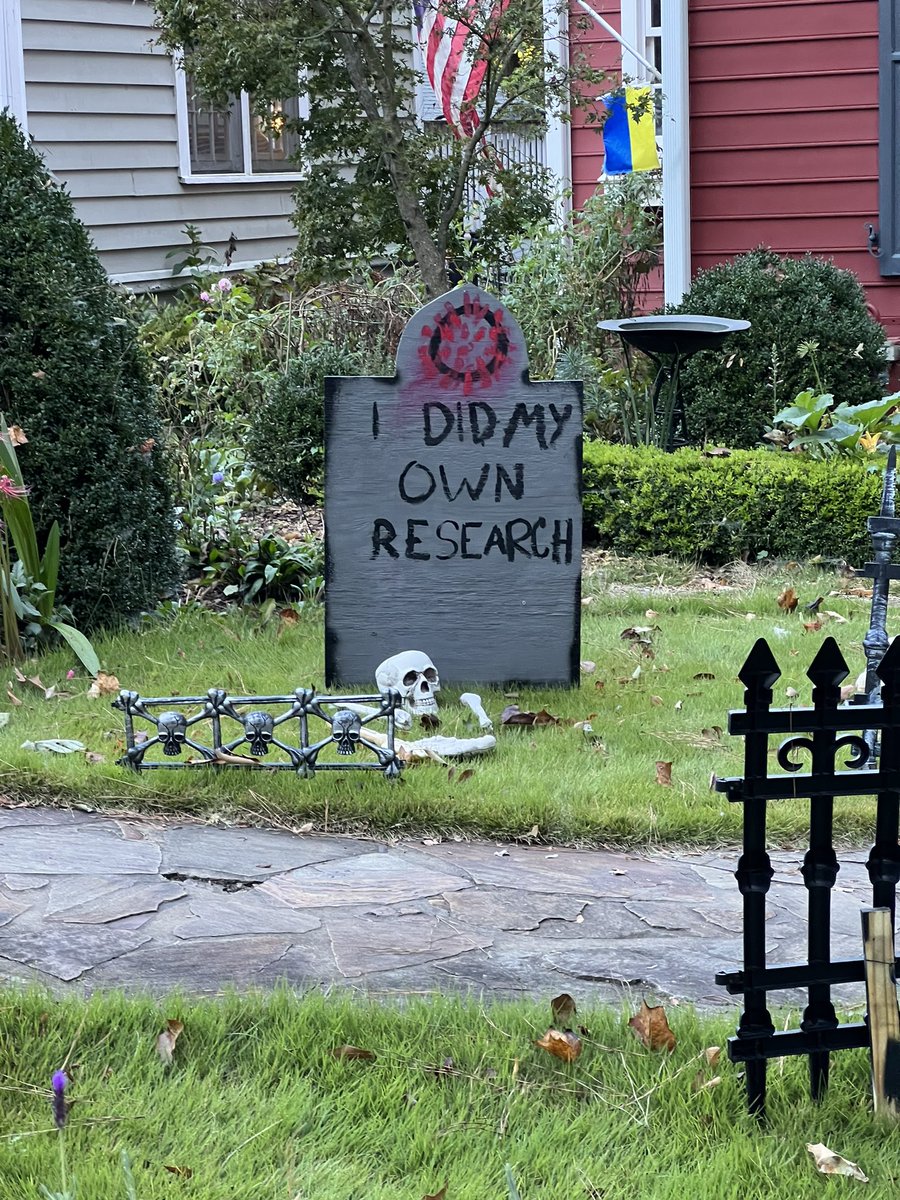 A lot of my neighbors work for the CDC or the Emory hospital system - needless to say, Halloween lawn decoration season around here really rules