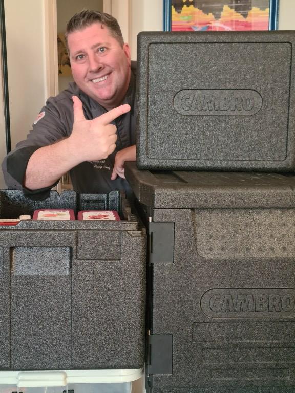 DEQOnline's tweet photo. @Cambro1 GoBox Keeps its Cool While Traveling Through Dubai Desert https://t.co/pPFHo7nDQq Find yours at https://t.co/ouxvATfIrS. https://t.co/jLpdhO0h9s