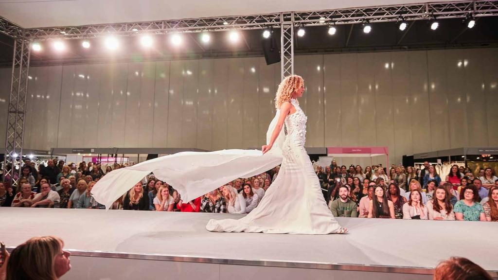 Guides For Brides tweet media