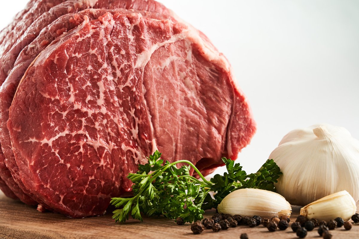 SpenstBros's tweet photo. Winter is coming, time to fill the freezer! Side of Premium Spenst Bros. Beef for only $3.95/lb. hanging weight. Includes cut, wrap, and boxing. 

AND we deliver to almost anywhere in Manitoba!

Call 204-331-1300 for more information or to place your order
#eatlocal #eatreal https://t.co/MfexafhAAE