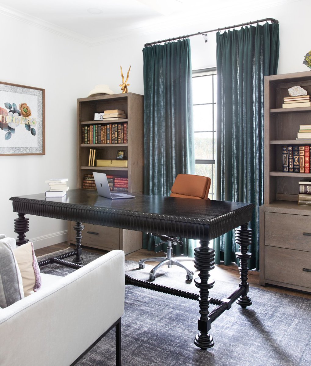 New Monday.
New week.
New goals.
.
.
.
📸 Molly Culver Photography #jointhebandd #interiordesign #design #interior #homedecor #architecture #realestate #bedroom #livingroom #beautiful #home #decor #interiors #homedesign #interiordesigner #furniture #decoration #luxury #interior