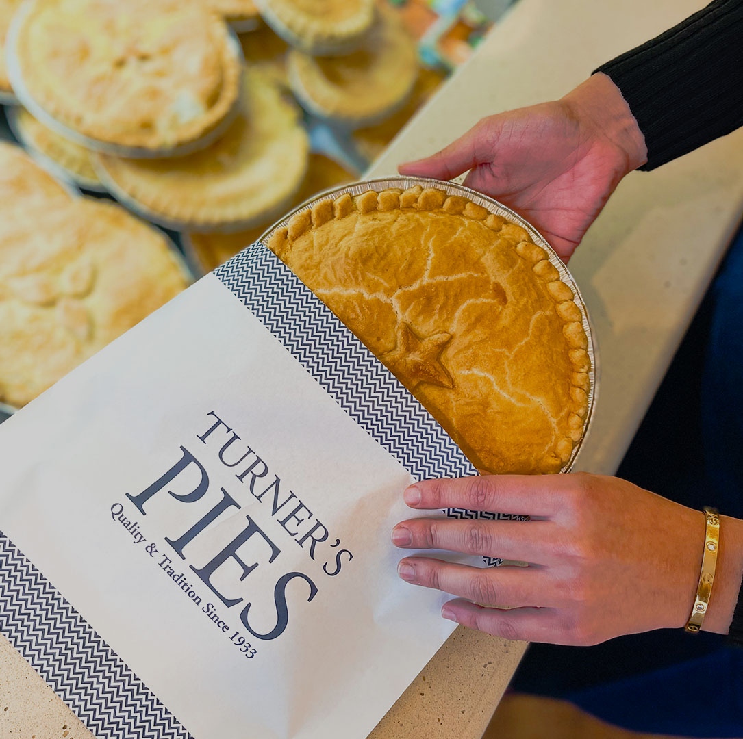 TurnersPies's tweet photo. Take the chill off of the evenings with a delicious warm pie dinner. 😋 

What one will you be picking up this week?

#turnerspies #piesbypost #deliciousdinners #dinnertime #warmdinners https://t.co/bwPimyeaeW
