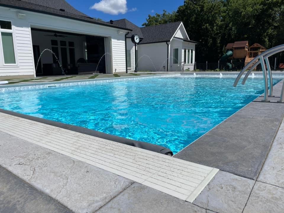 TaraPoolLife's tweet image. This stunning Oasis install was the perfect touch of color in this backyard! Check out these awesome photos from Kelly Builds Pools LLC! 

#oasis #taraliner #vinylpool