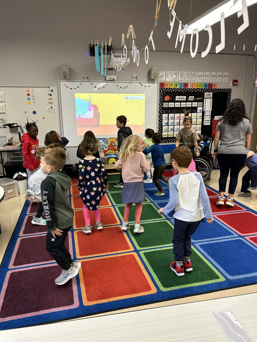 Best start to a Monday morning… the floor is lava🔥 movement break with kindergarten! #Sherwoodshines112 #112leads