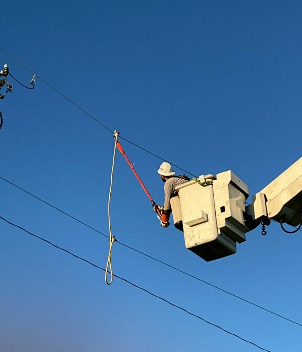 Belmont Light on Twitter "Belmont Light Line Workers Josh and Dan have