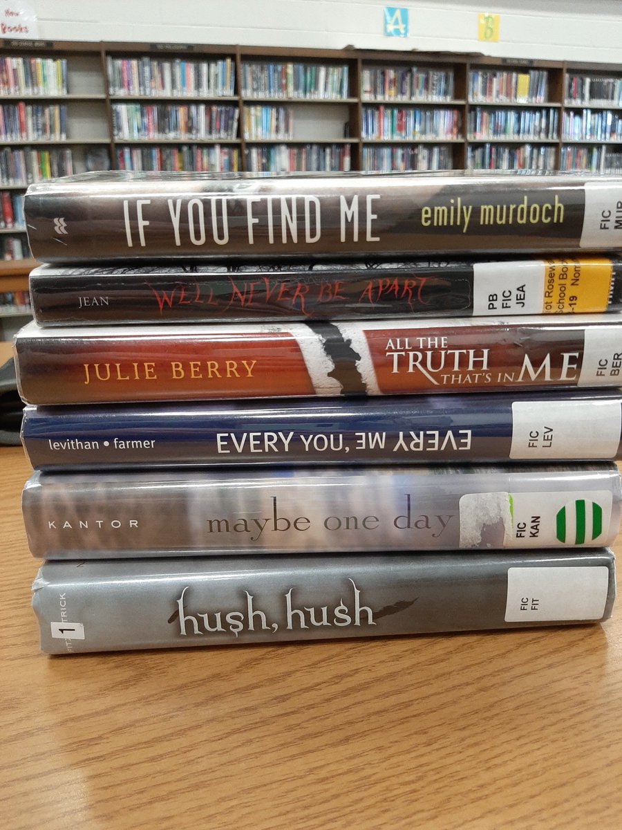 SJWCSLibrary's tweet image. The Media Club had a great time making book spine poetry!