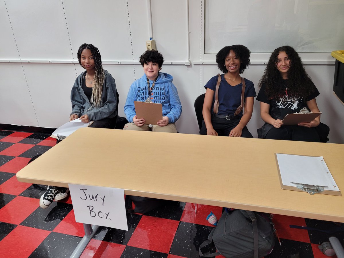 GMNorth's tweet photo. Mr. Dillon's ELA class is holding a mock trial from the book Of Mice and Men. Students have not only read and discussed the book,  but researched each of the roles in court cases! https://t.co/JdGgd2tmmC