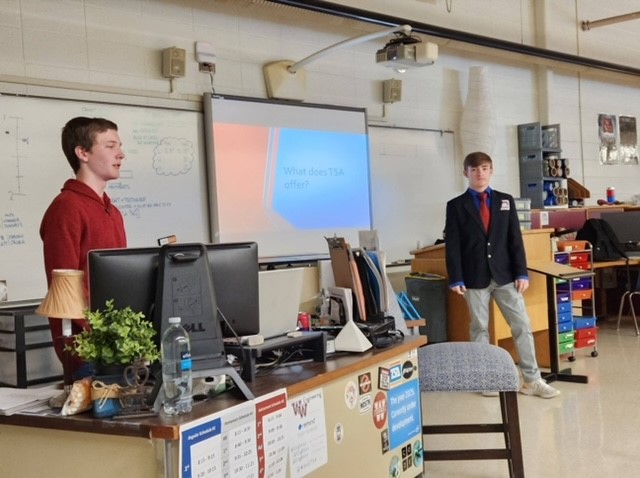 WoodstockCTAE's tweet photo. TSA Officers have been visiting STEM homerooms to discuss TSA and recruit new members! #CTAEdelivers #SkilledWolverines #LearningthatWorks https://t.co/iBtzKTIY5w