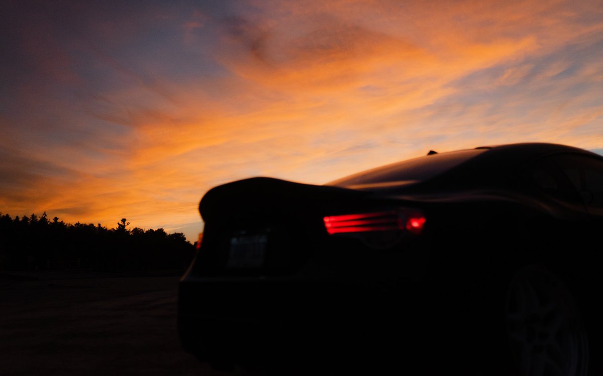 realadamsoper's tweet photo. Sunsets in October https://t.co/ZZuTUvtRew