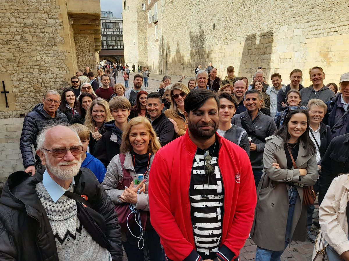 ExBeefeaterDave's tweet photo. A great bunch of people joined me for my 1 o'clock tour @TowerOfLondon 🏰 today.  I hope you all have a great day out with us 😀 https://t.co/2w1LoyzFhi