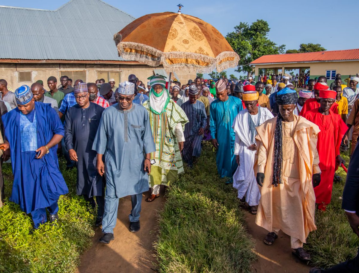 L-R: TIC Chairman Edu LGA, Hon. Muhammed Aliyu Labasa; Senator Sadiq Umar; Majiko Effaji (Head of Effaji), Alh Muhammed Sadiu; <a href="/RealAARahman/">Abdulrahman Abdulrazaq</a> &amp; Emir of Lafiagi, HRH Alh.Muhammed Kudu Kawu; when the Governor visited areas affected by flood in Pututa, Lafiagi, Edu LGA of on Sunday.