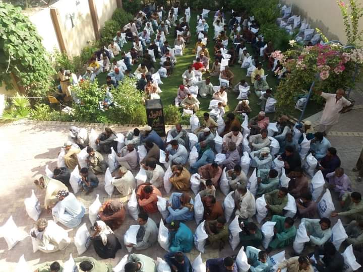 AlkhidmatOrg's tweet photo. 𝐀𝐥𝐤𝐡𝐢𝐝𝐦𝐚𝐭 distributed 𝐅𝐨𝐨𝐝 𝐏𝐚𝐜𝐤𝐬 including Flour, cooking oil, rice, pulses and other commodities among floods affectees in 𝐍𝐚𝐰𝐚𝐛𝐬𝐡𝐚𝐡.

#AlkhidmatFloodRelief #Alkhidmat #AlkhidmatFloodResponse https://t.co/xT1K3ZeU8v