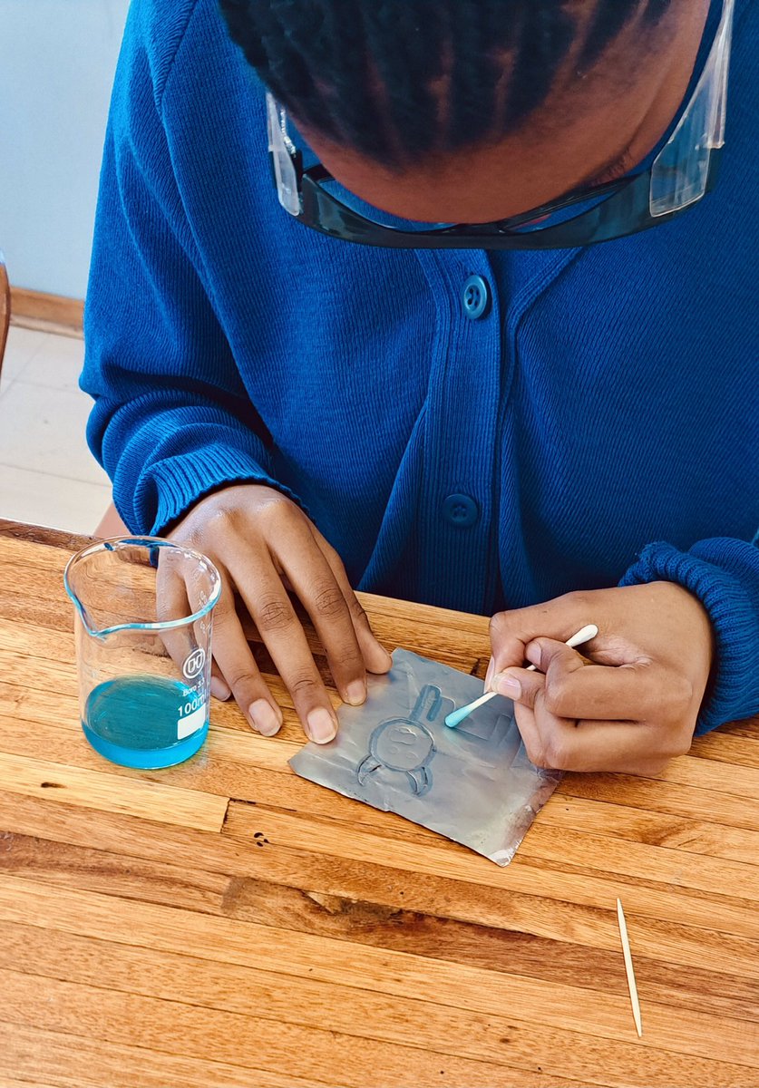 mrspotassium's tweet photo. The Art of Chemistry 🎨🧪
To round off their redox module, Ss etched their creations on aluminium foil with a toothpick, painted them with CuCl2, and watched the reaction unfold. Such joy in the classroom! Thanks @aactconnect for this awesome idea 🙌🏽
#iteachchem #chemed https://t.co/bQEb9XQmH3
