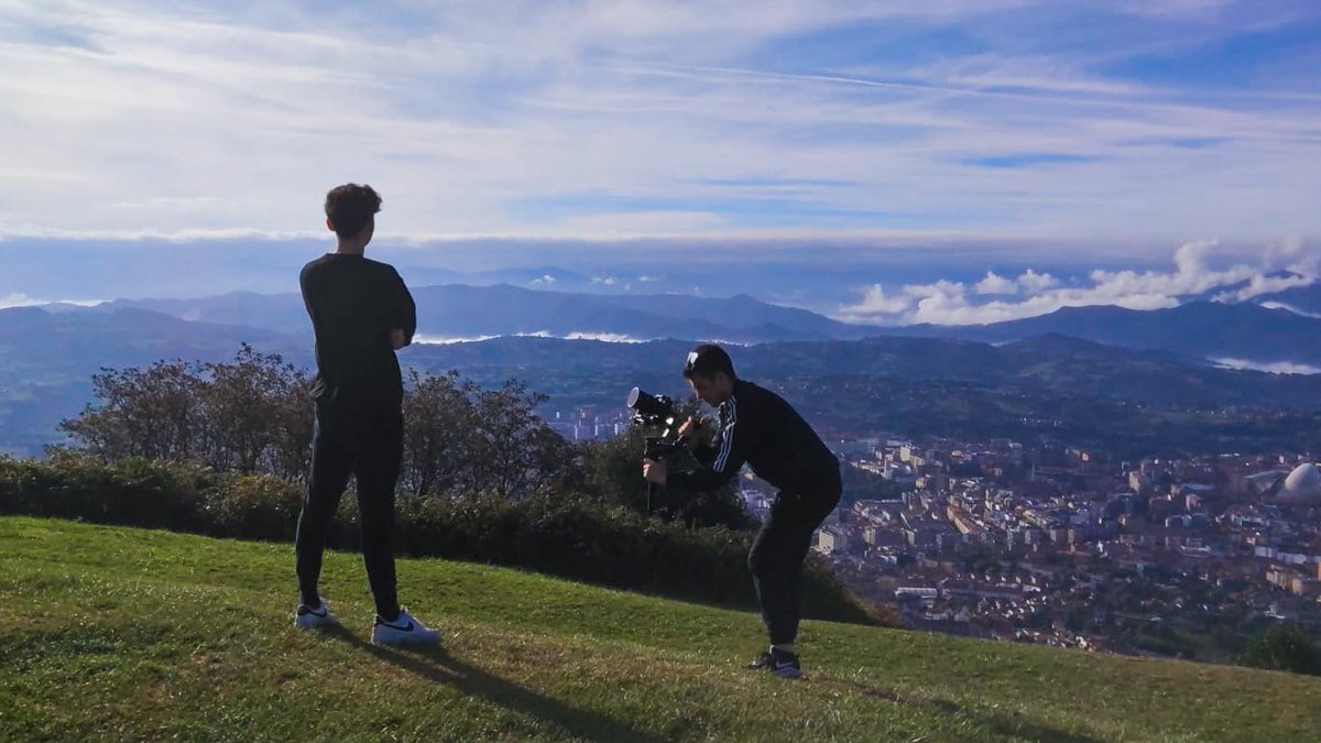 Yermanedits's tweet photo. Por fin ha salido el documental del señor @N1xerino al que hemos puesto un cariño increíble.

No es perfecto pero con las posibilidades que teníamos estamos muy contentos.

 📺https://t.co/VG3Z3ur6iO 📺 https://t.co/NRJAyY9Ipc