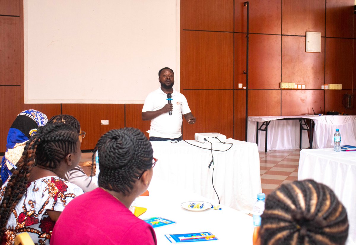 ActionaidTz's tweet photo. Mr. Samwely Mkwatwa on behalf of @ActionaidTz Country Director officiating Pre-Cop27 Dialogue session in Dodoma.
#PreCop27Dialogue
#ClimateJustice
#KeyDemandsOnClimateJustice https://t.co/tQZovmJyEn