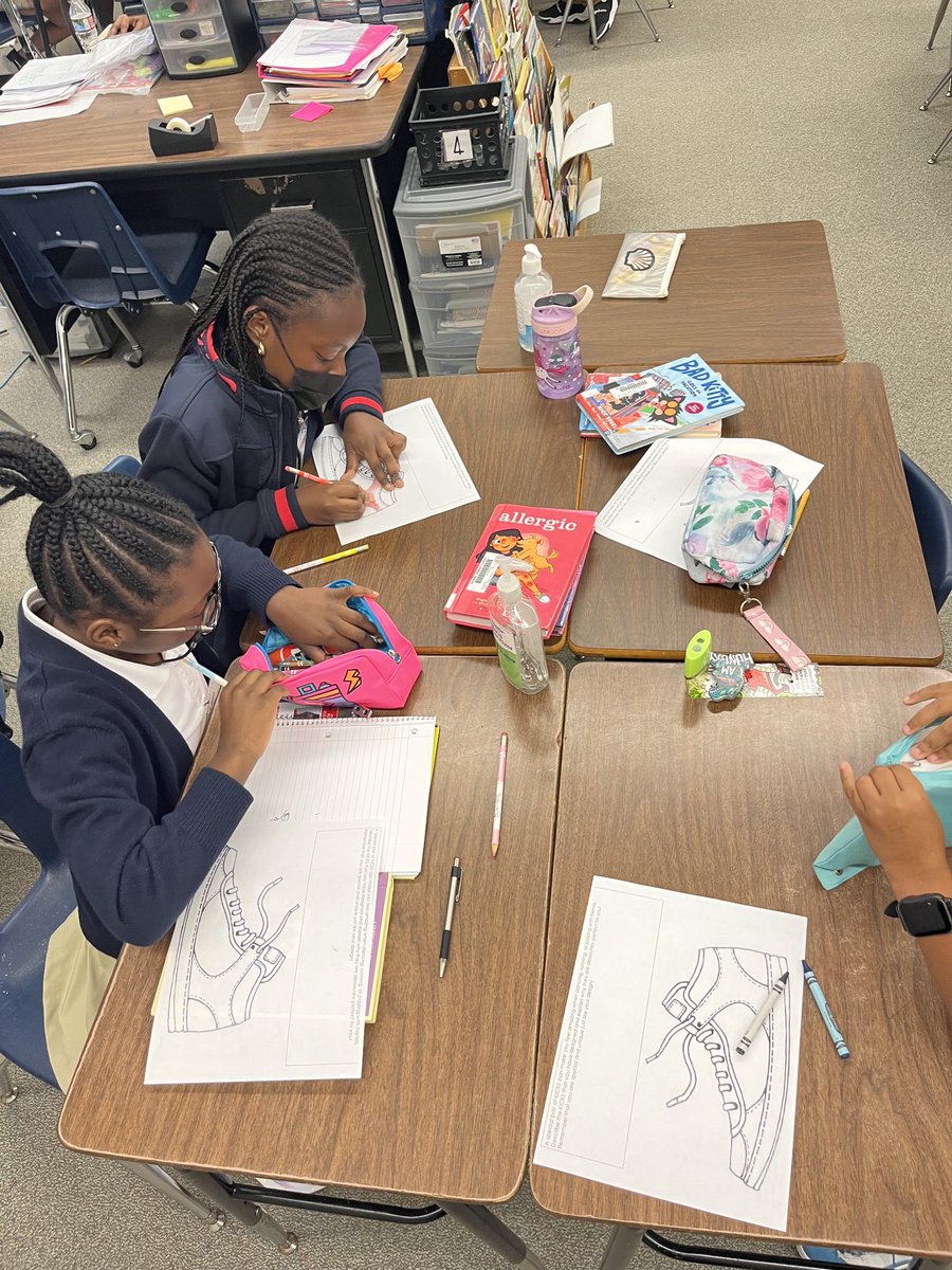 ⁦Cougs are getting creative with their “Kicks”.⁦<a href="/KennedyCougs/">Kennedy Elementary</a>⁩ #SafariToSuccess #ExcellenceOnPurpose #ChooseAlief ⁦<a href="/AliefISD/">Alief ISD</a>⁩