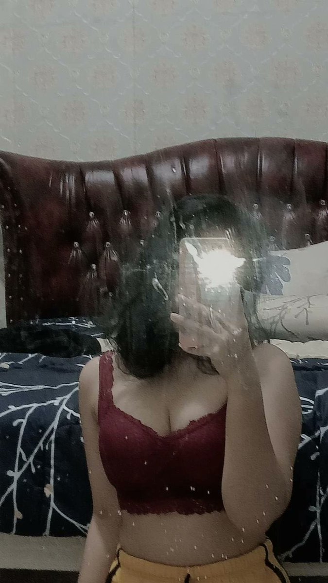 hidassange's tweet photo. Mau bobok pake bra doang tuh debesttt bangeettttt❤💦 https://t.co/7s2ibwLOIk
