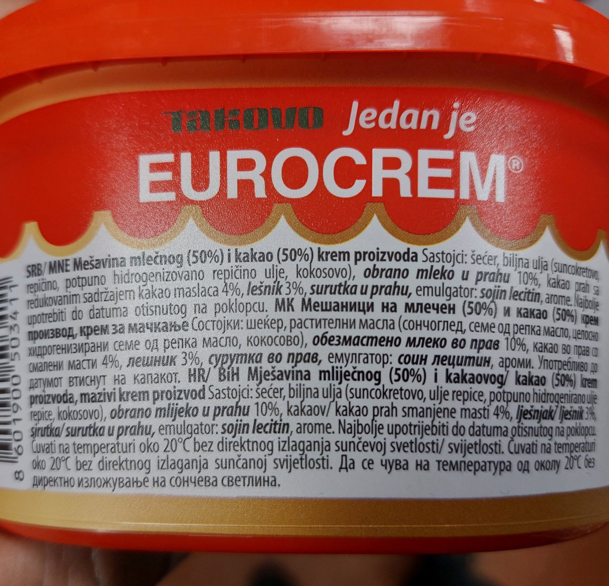 Eurokrem, nekada i sada!

Nekada se proizvodio po licenci firme Gandola iz Italije (prva slika).

Sada ima svoju recepturu, nešto drugačije sastojke. Pitali smo kompaniju Swisslion za objašnjenje. Nisu odgovorili, verovatno i neće.

Razlika između nekadašnjeg i ovog sada?