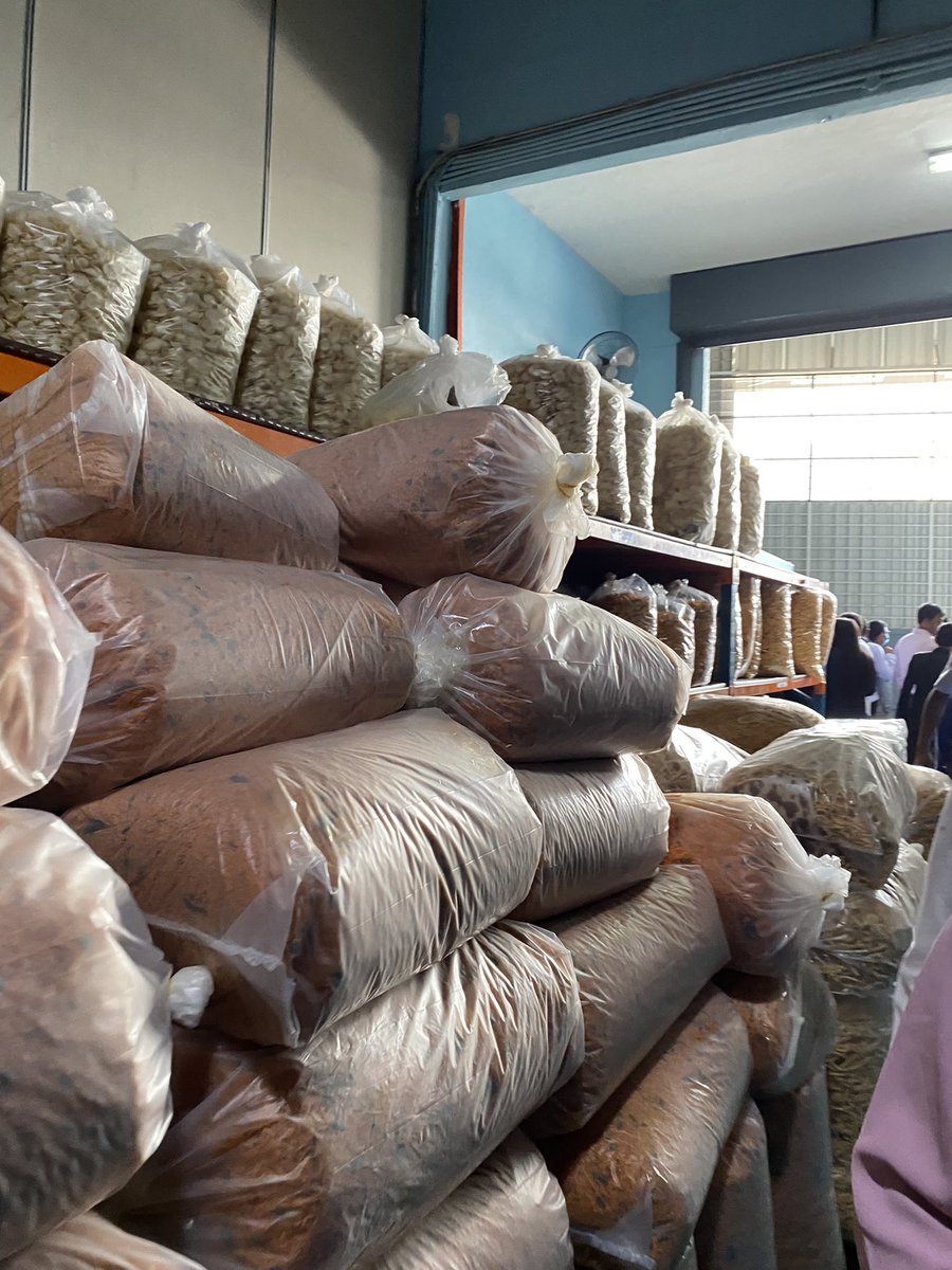 neyharica's tweet photo. On day 3, we were taken to visit and experience a groundnut factory, where we watched the manufacturing of Indian snacks like chips. Post that we shopped some Indian snake in a nearby shop. #audaciousdreamfoundation #GUSD #GlobalUnderstandingOfSustainableDevelopment https://t.co/LxubjeQYFo