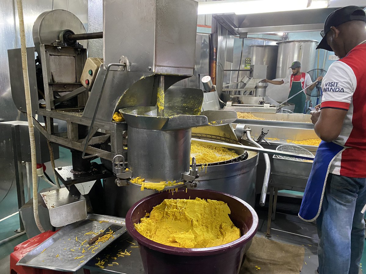 neyharica's tweet photo. On day 3, we were taken to visit and experience a groundnut factory, where we watched the manufacturing of Indian snacks like chips. Post that we shopped some Indian snake in a nearby shop. #audaciousdreamfoundation #GUSD #GlobalUnderstandingOfSustainableDevelopment https://t.co/LxubjeQYFo