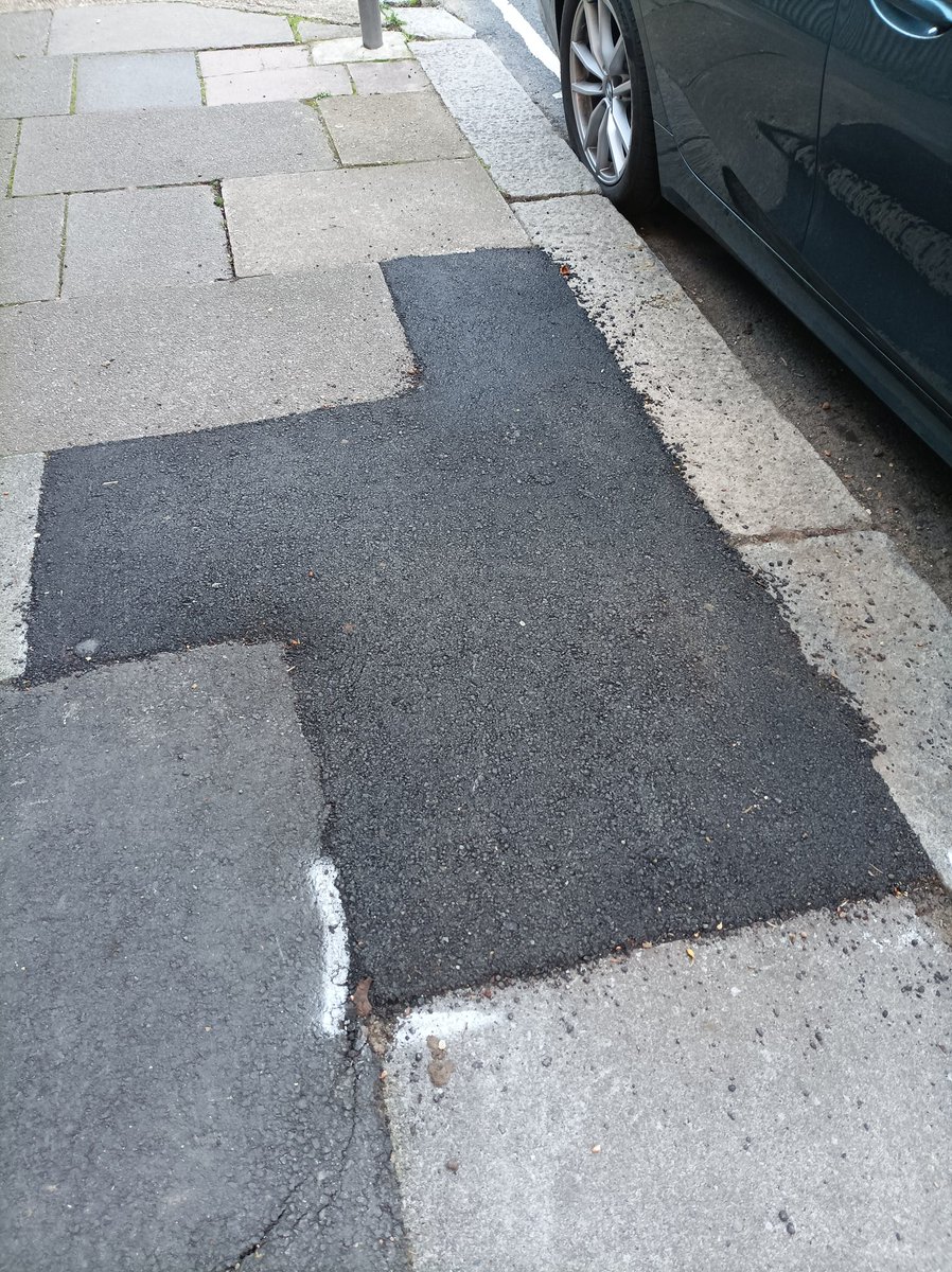 JamesBarnacle's tweet photo. @EalingCouncil why are you tarmacking over fallen trees spots instead of replanting damaged trees on Ridley Av in stark contradiction to your Climate Strategy? https://t.co/tTqPRnAnH6
