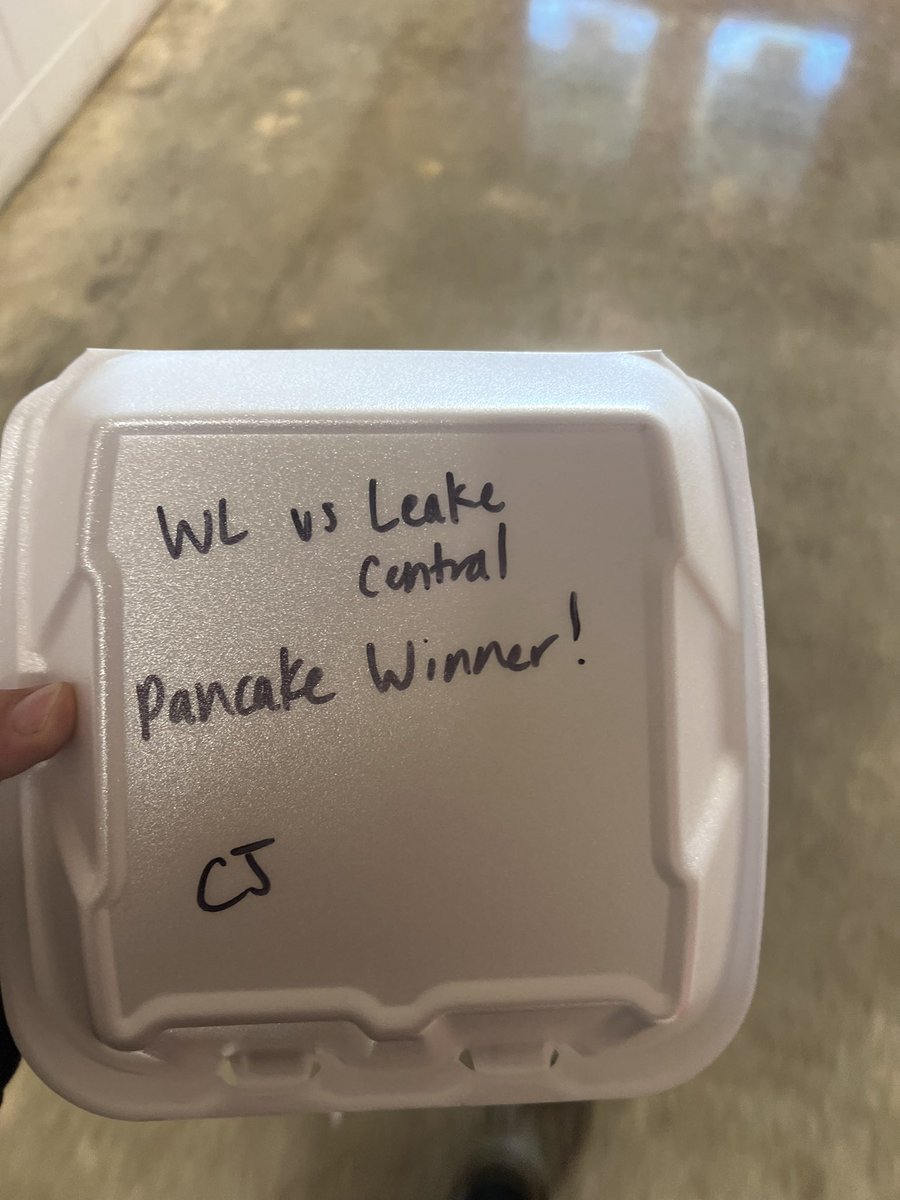 CJ_Watson67's tweet photo. pancake breakfast Monday morning for the olineman with the most pancakes from Friday night!! https://t.co/Nvg8beGbtM