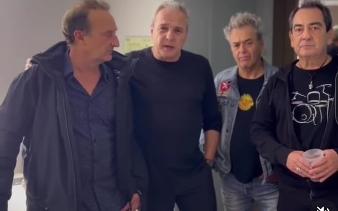 🚌🛑❗Hombres G  se une a la campaña para que los perros de caza no sean excluidos de la Ley de Protección Animal. 

👎Es inaceptable.  

💪Únete también a esta campaña, a través de redes etiqutando a <a href="/PSOE/">PSOE</a>  <a href="/PSOE/">PSOE</a> Congreso   <a href="/sanchezcastejon/">Pedro Sánchez</a> 

#MismosPerrosMismaLey