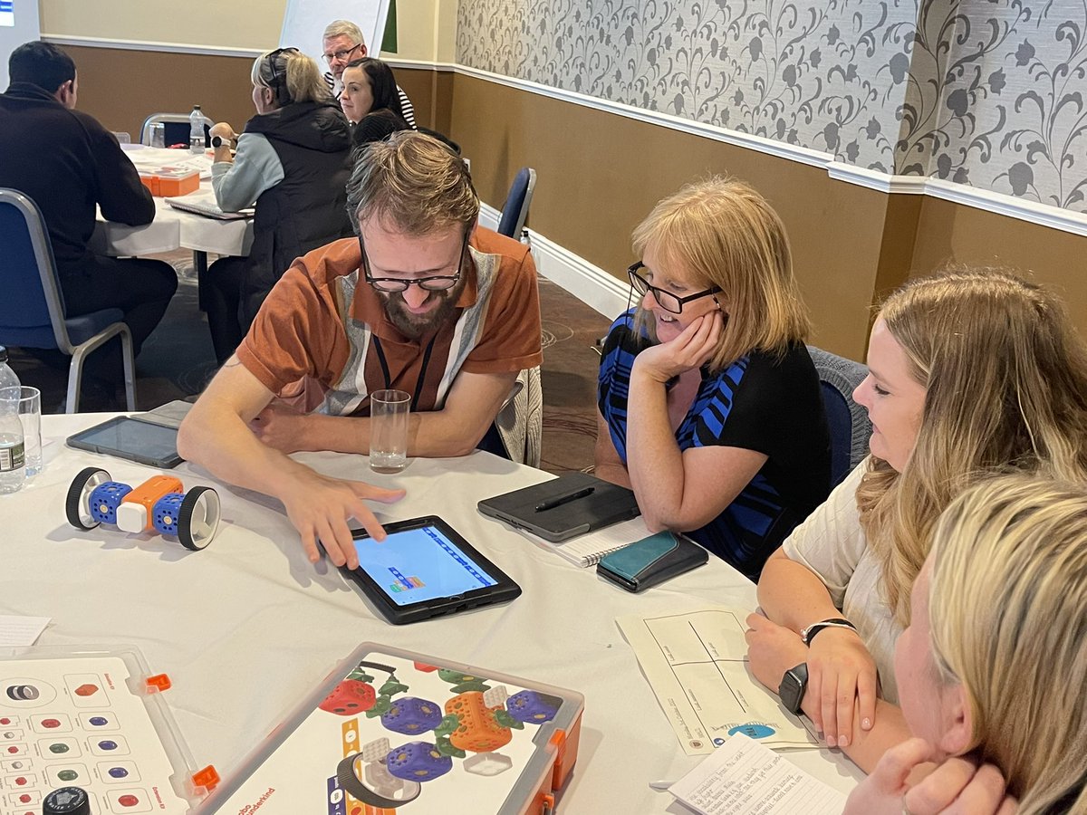 RebeccaVClayton's tweet photo. Investigating the progression of knowledge and skills in programming using @RoboWunderkind with all our ELT Computing Leads @enquireict @ComputingHG @EnquireTrust https://t.co/7EWvqsZm0x