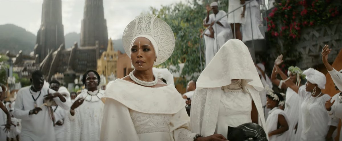 britany_murphs's tweet photo. All hail the queen! 👑

Angela Bassett as Queen Ramonda in ‘Black Panther: Wakanda Forever’. https://t.co/iIzCNTzLtq
