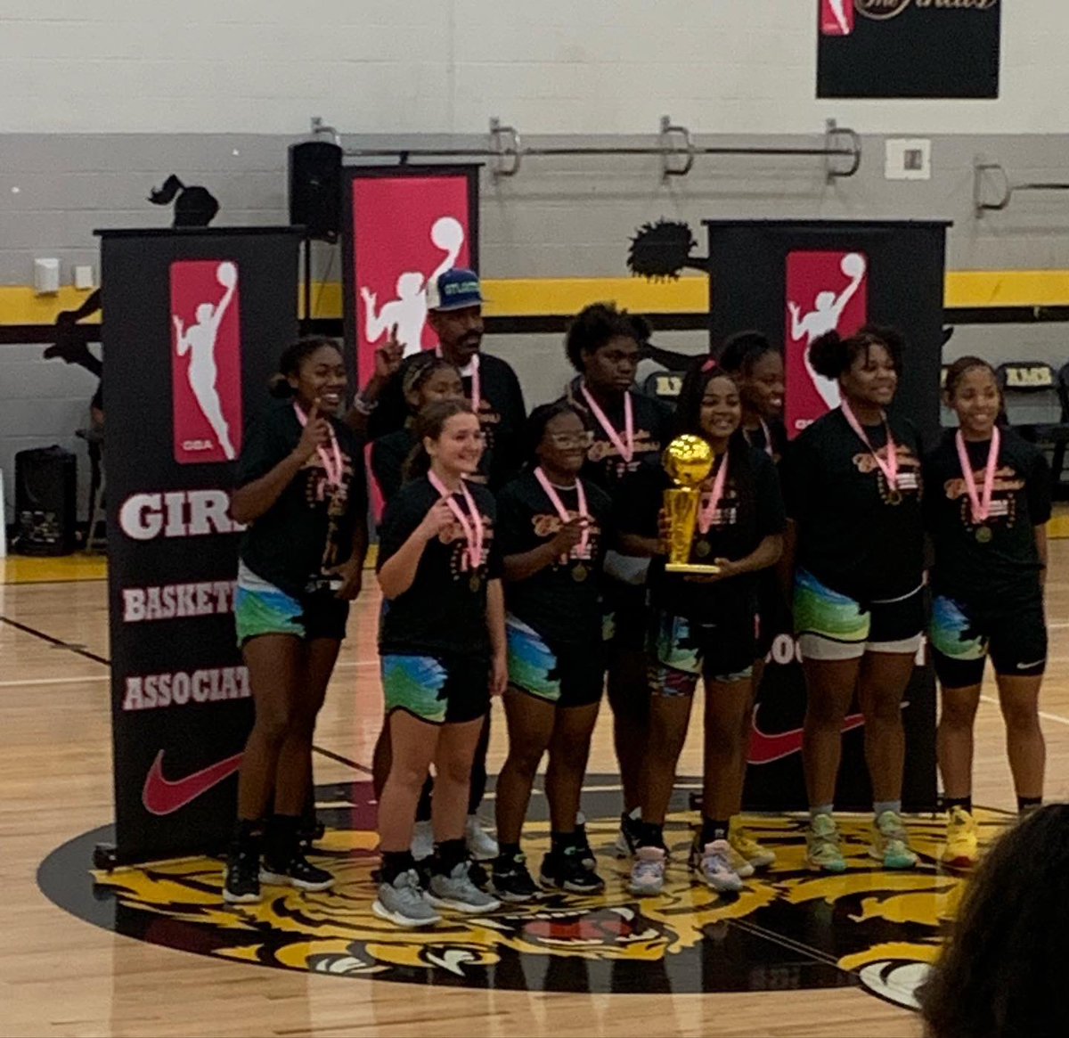 PayneMauronica's tweet photo. 2 championships in 1 weekend!!! Extremely proud of these young ladies, continue to set your heart on VICTORY 💪🏾🏀❤️🏆 @MAURYAHJ0NES 
#insideexposure 
#GBA https://t.co/skKWnddT9l