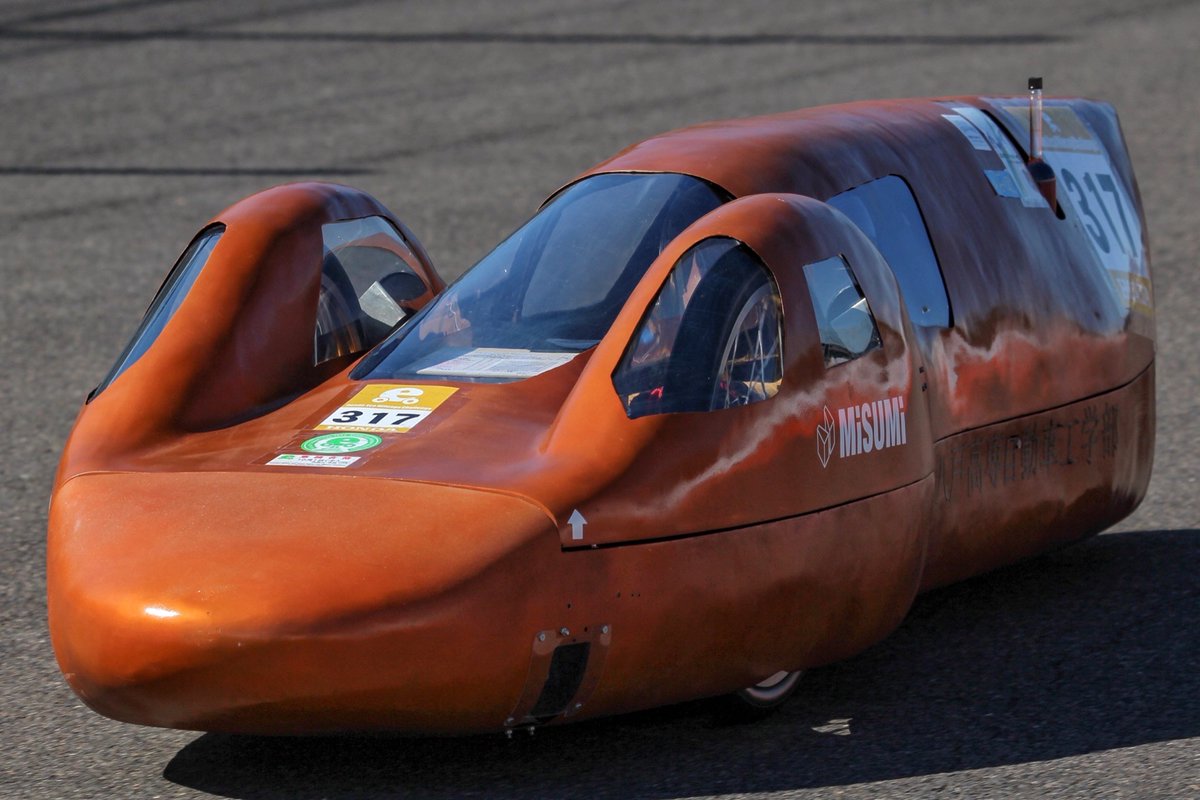 nithcautoengine's tweet image. 先日開催されたHondaエコマイレッジチャレンジ2022にて、本校のNP号IVがグループIII優勝を果たしました！
久々の大会でしたが、無事に完走して記録を残せたことが嬉しいです
先生方にOBの先輩方、そしてスタッフやライバルの皆さん、ありがとうございました！
#エコラン　#エコマイレッジチャレンジ