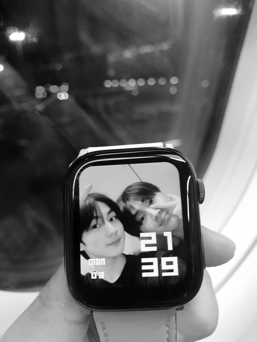 jaywonnoona's tweet photo. daig ko pa ung idol na ngwworld tour 😂 https://t.co/jZXX9XaBCm