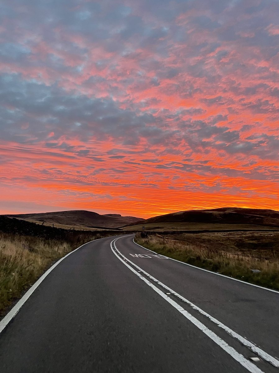 Faction_cc's tweet image. A traffic-free Snake Pass this morning. Simply stunning riding, no filter! @roadcc @100Climbs #snakepass