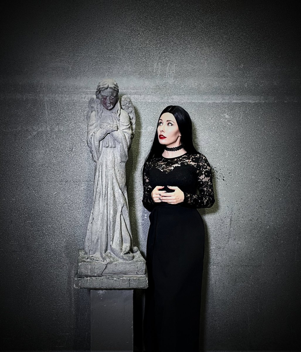nabsta_nabsta's tweet photo. Мортиша Аддамс Home Alone, часть 5!!
#mortisha #cosplay #addamsfamily #gothic https://t.co/tqO4QaqfIg